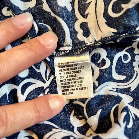 Kim Rogers Women’s Medium Navy Floral Blouse - Picture 11 of 11